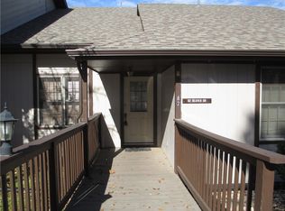 82 Beaver Dr, Holiday Island, AR 72631