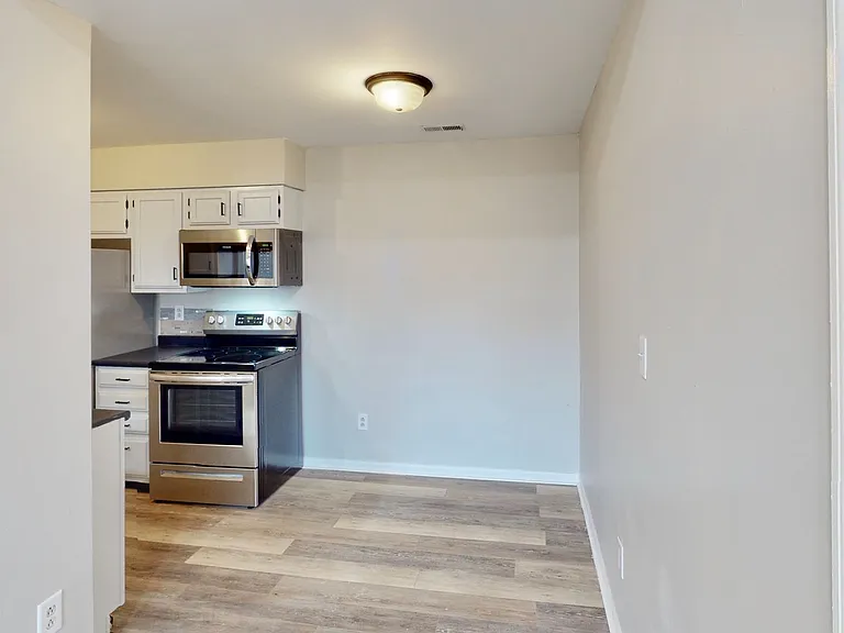 9617 Vinca Cir #G — Photo 6