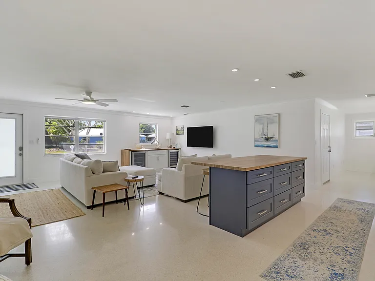 1518 Summer Ave — Photo 15
