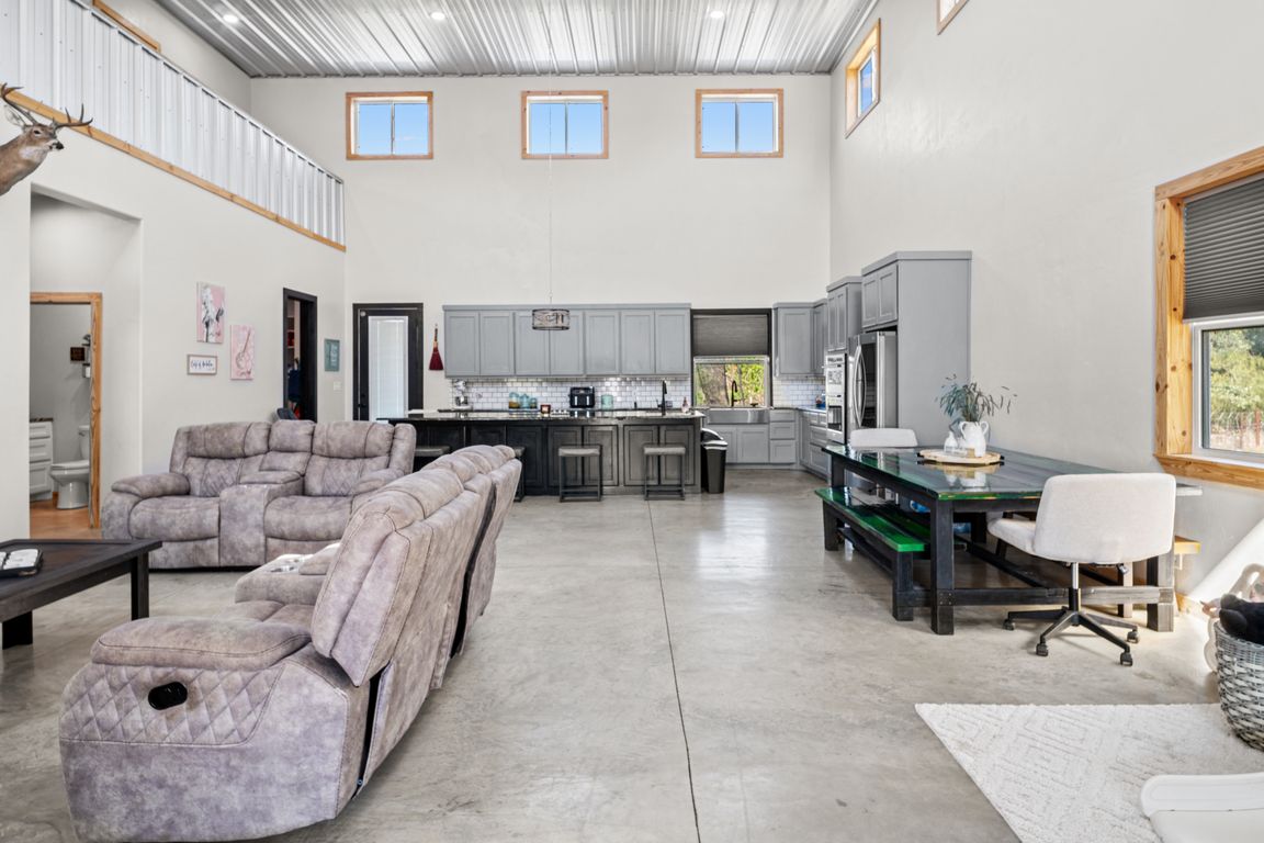 next background image