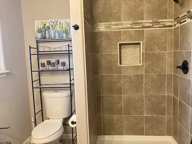 3406 Sienna Ave — Photo 7