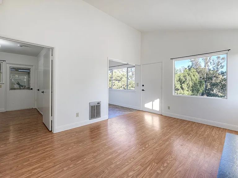 3748 Manchester Ave — Photo 8