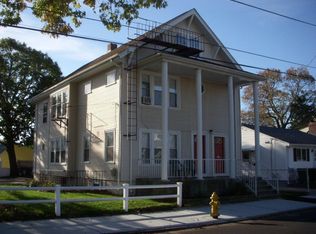 25 Suffolk Ave APT 3, Pawtucket, RI 02861
