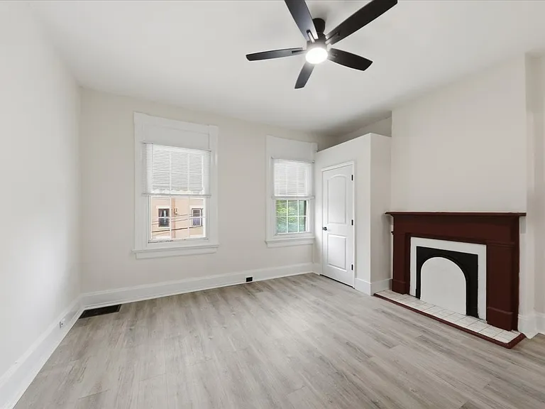 2502 Halstead St — Photo 8