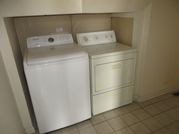 4th image of 43 N Green St
