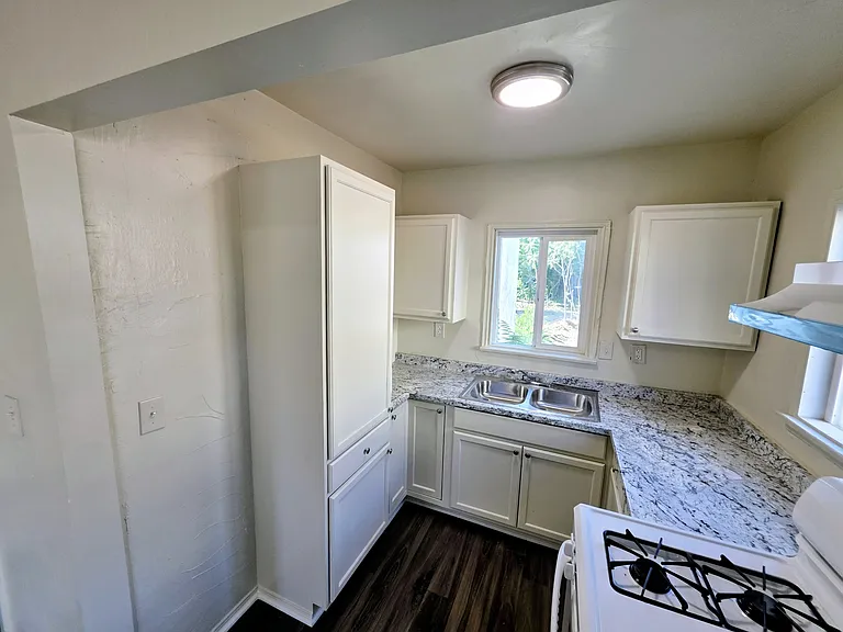 24632 E Court St — Photo 9