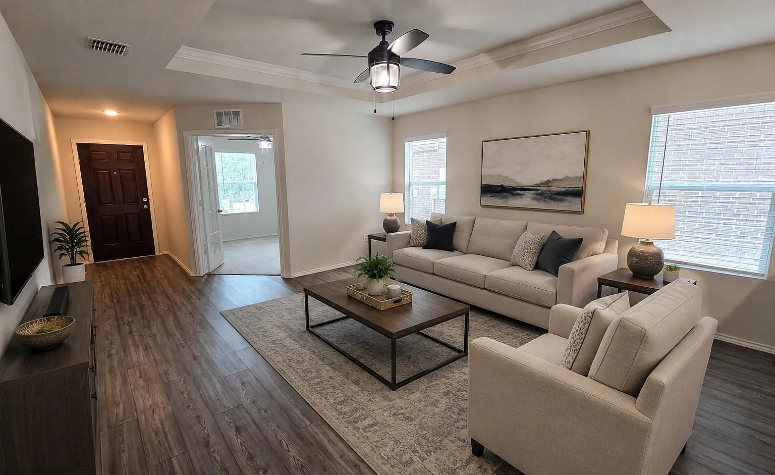 3 bed, 1501 sqft, $2,100 — Photo 2