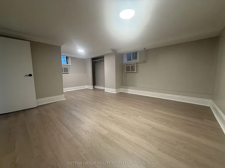 3 Tyrone Ave #LOWER LEVEL — Photo 4
