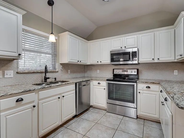 1001 Porter Pl — Photo 12