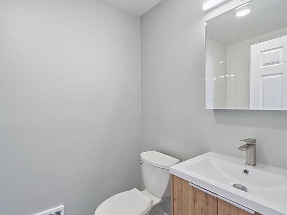 3rd image of 1003 Garfield Ave