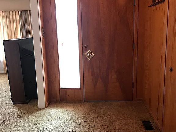 5th image of 3900 Lakeview Rd