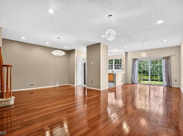 57 Hancock Dr