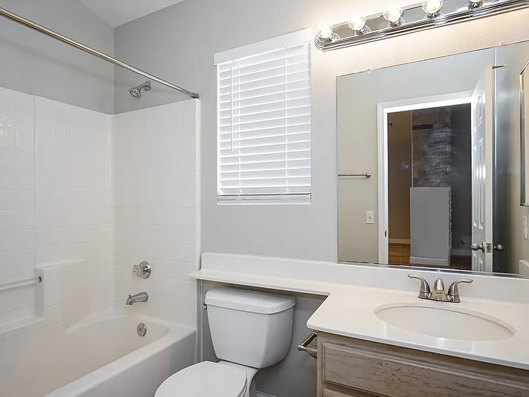 537 Bay Bridge Dr — Photo 13