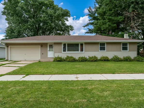 1437 S Chatham St, Janesville, WI 53546