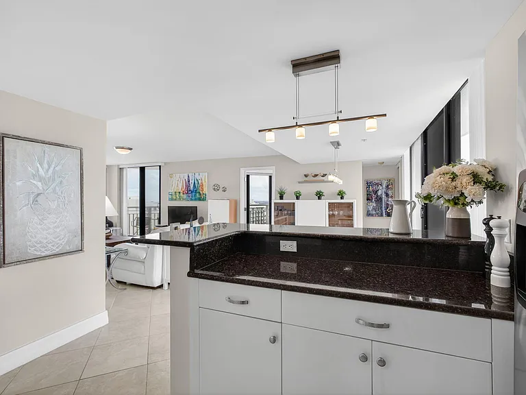 3000 N Ocean Dr — Photo 10