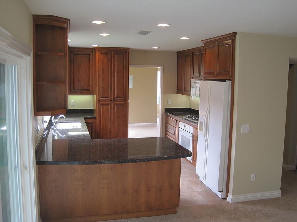 2nd image of 7806 Estancia St