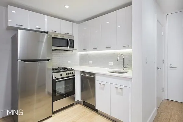 Rented by MNS Marketing | media 10