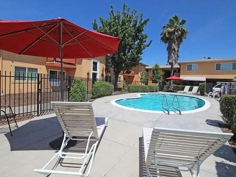 Arden Town Apartments — Photo 1