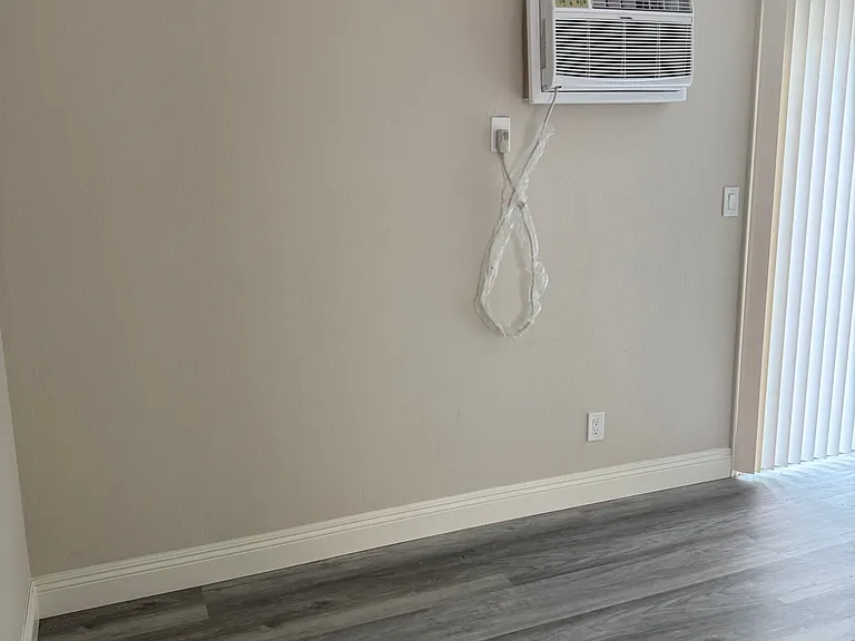 831 S Greenwood Ave #10 — Photo 9