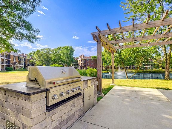 4th image of 909 E Golf Rd #27-06