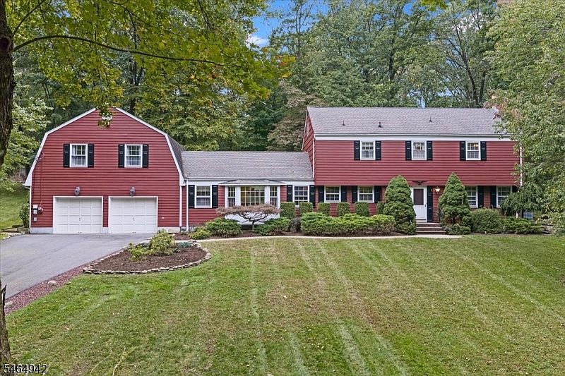1st image of 84 Fox Hollow Rd