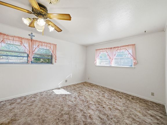 3rd image of 211 Frances St