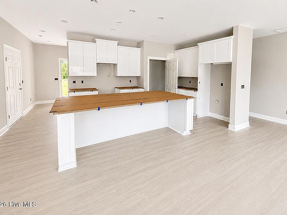 3rd image of 2886 Fox Run Circle
