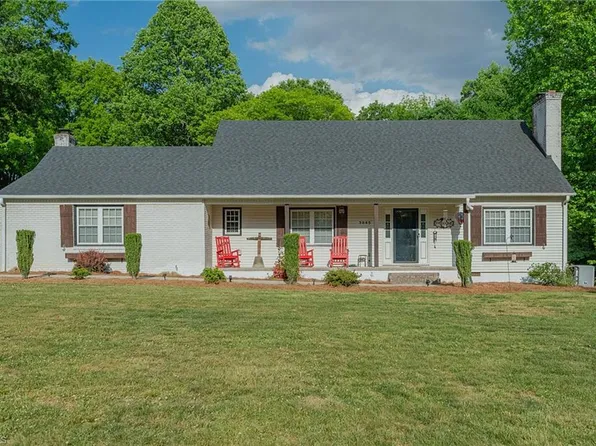 3845 Ranchwood Dr, Clemmons, NC 27012