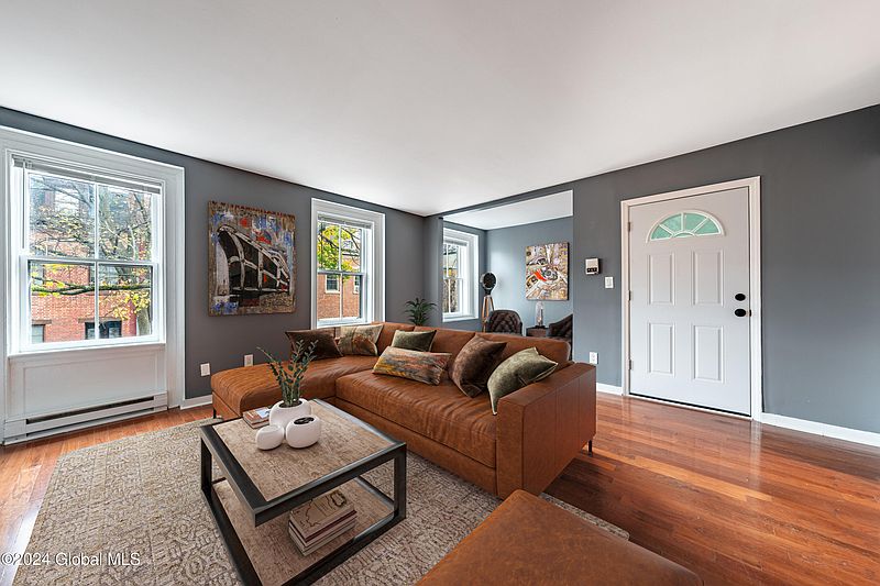 4th image of 129 Green Street #2