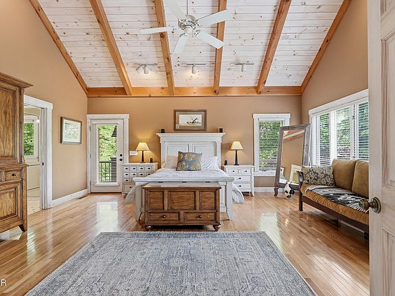 35th image of 1319 Licklog Hollow Rd
