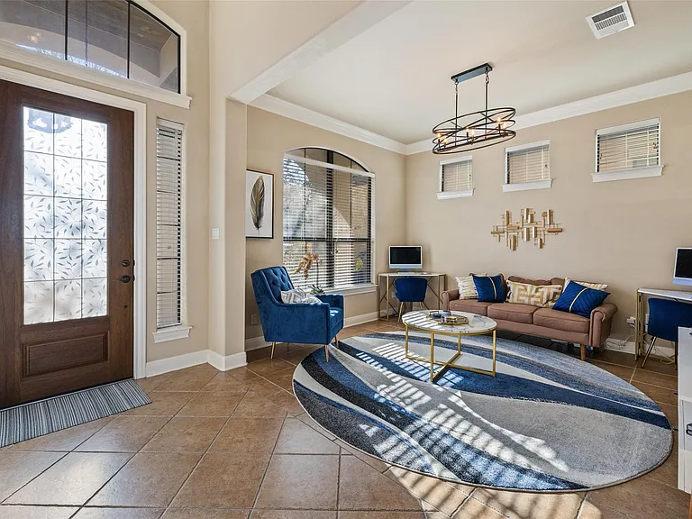 2216 Gilia Dr — Photo 2