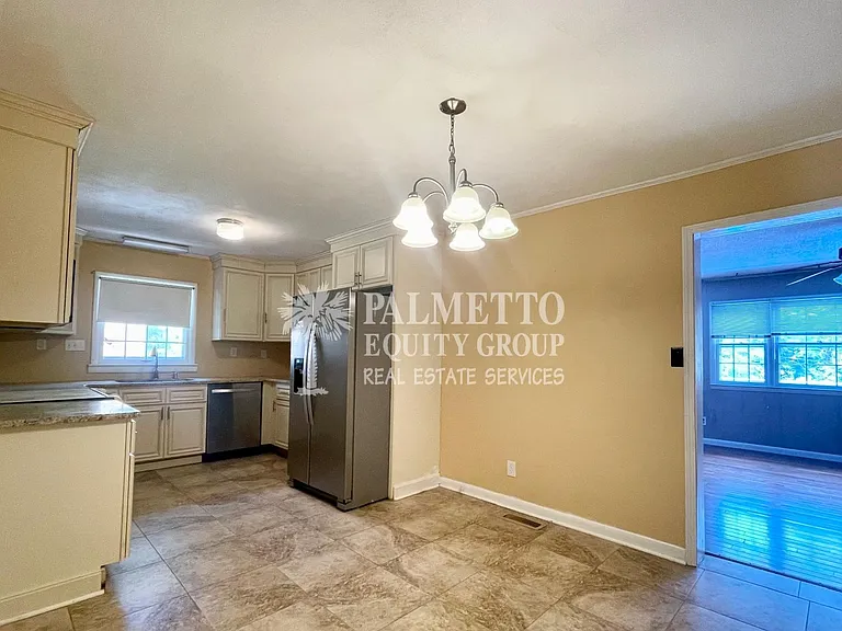 2409 W Cornwallis Dr — Photo 10