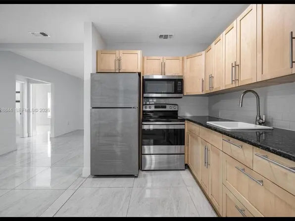 529 NW 42nd St, Miami, FL 33127