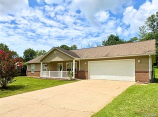 823 W Rodney Dr, Cape Girardeau, MO 63701