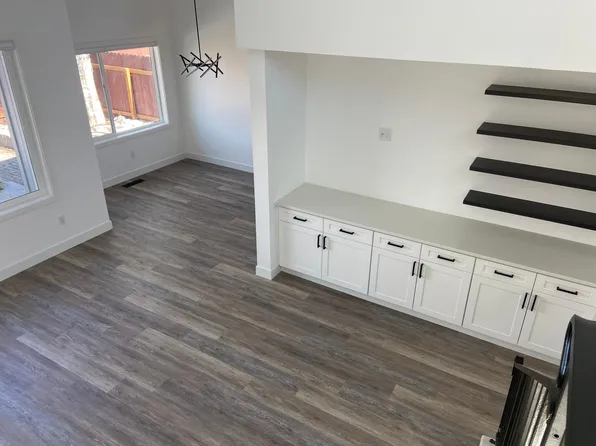 2003 Parkview Cir, Anchorage, AK 99501