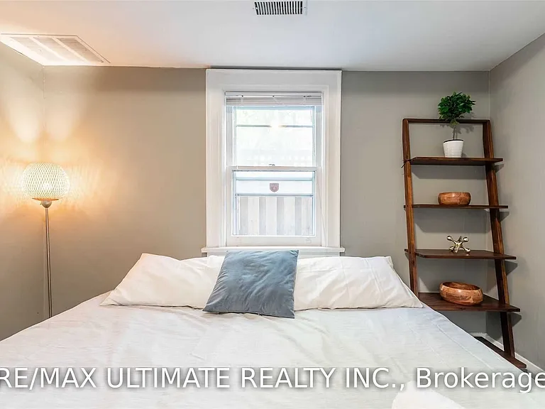 470 Oriole Pkwy #4 — Photo 30