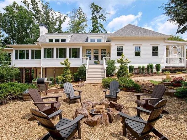 5960 Nachoochee Trl, Flowery Branch, GA 30542