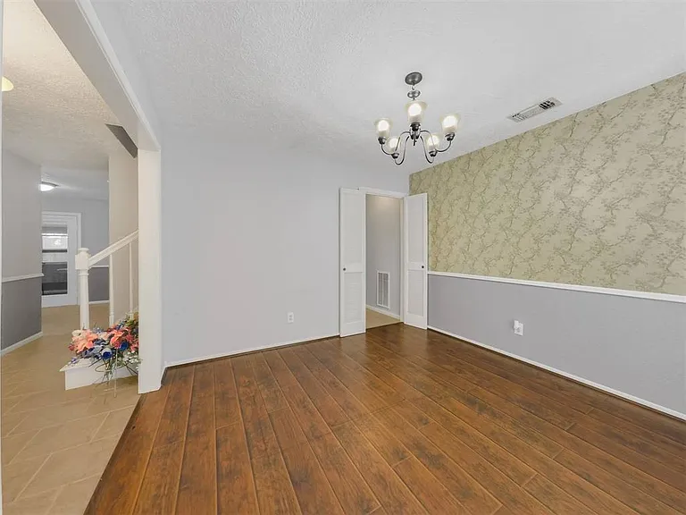 12406 Sarti St — Photo 6