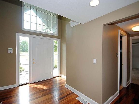 2nd image of 120 Mill Hollow Dr