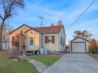 314 E McArthur St, Tyler, MN 56178