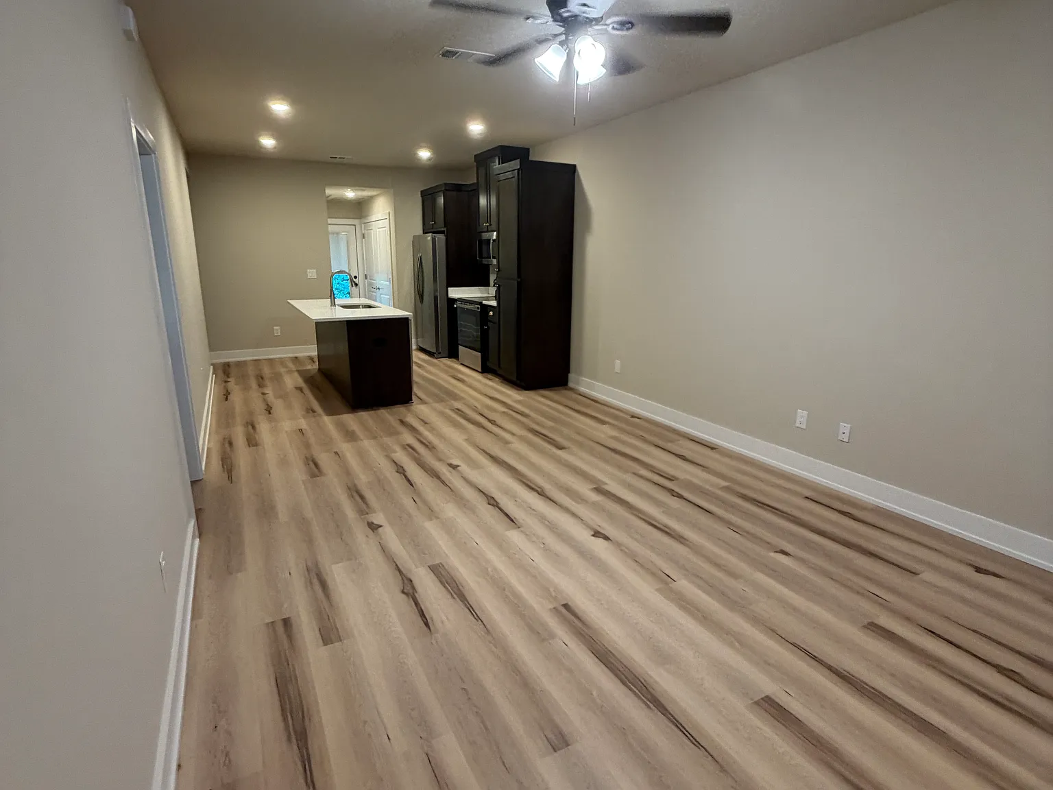 3 bed, 1110 sqft, $1,550 — Photo 4