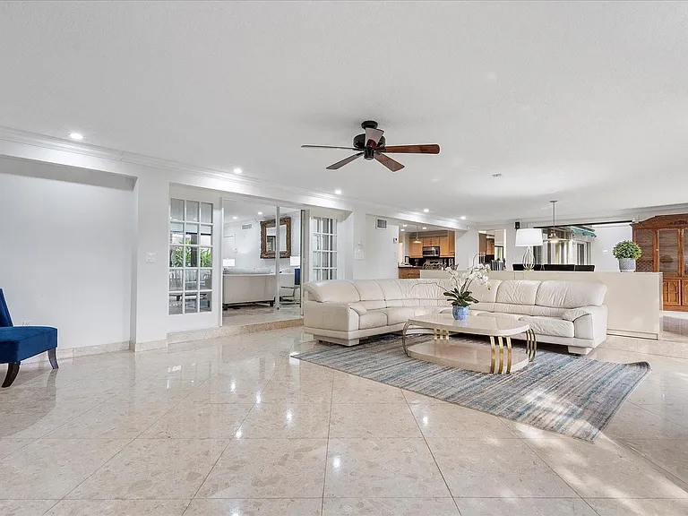 1240 SW 14th Ave — Photo 12