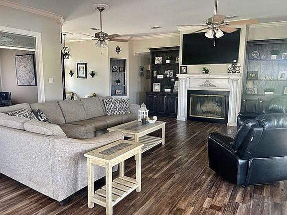 4th image of 233 Cascade Dr