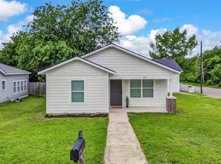 1415 N Elm St, Weatherford, TX 76086