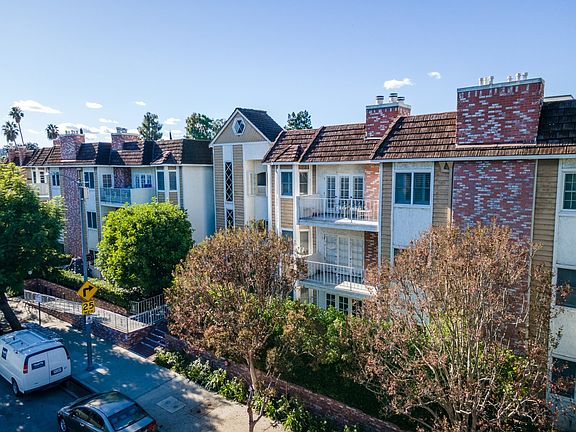 4th image of 4401 Moorpark Way APT 107