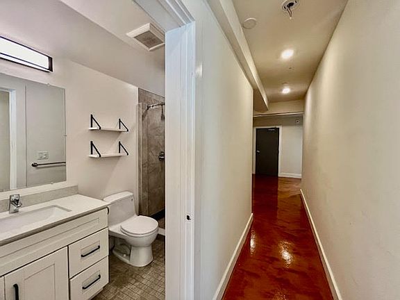4th image of 1420 Jones St #13