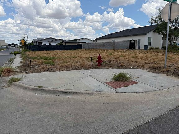 3rd image of 1433 El Zarape Ln