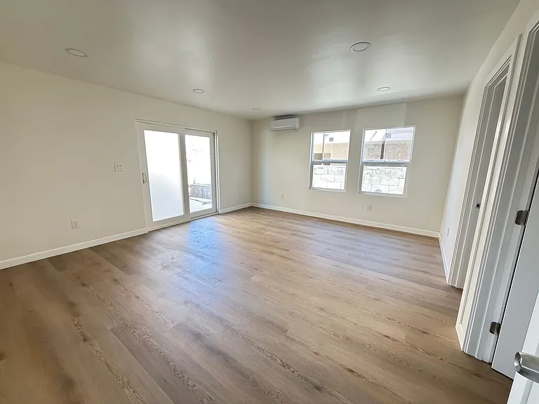 2400DelM — Photo 25