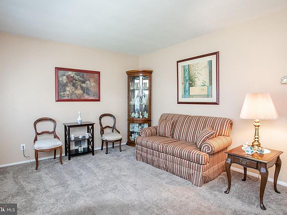 5th image of 16 Tappan Ave