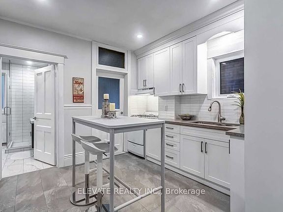 3rd image of 25 Temple Ave